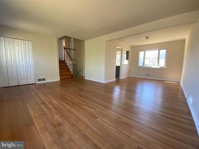 902 WOODLANE RD, Mount Holly, NJ 08060