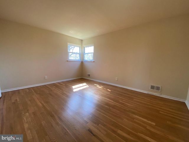 902 WOODLANE RD, Mount Holly, NJ 08060