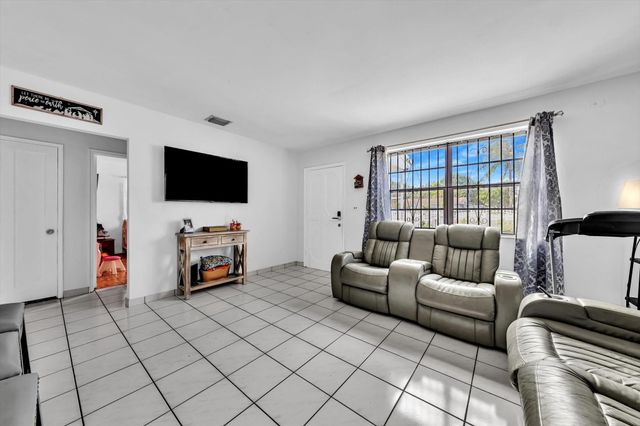 9311 Broad Manor Rd, Miami, FL 33147