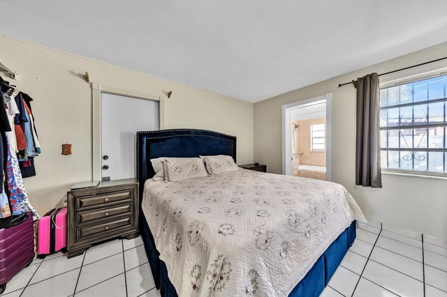 9311 Broad Manor Rd, Miami, FL 33147