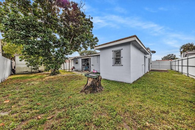 9311 Broad Manor Rd, Miami, FL 33147