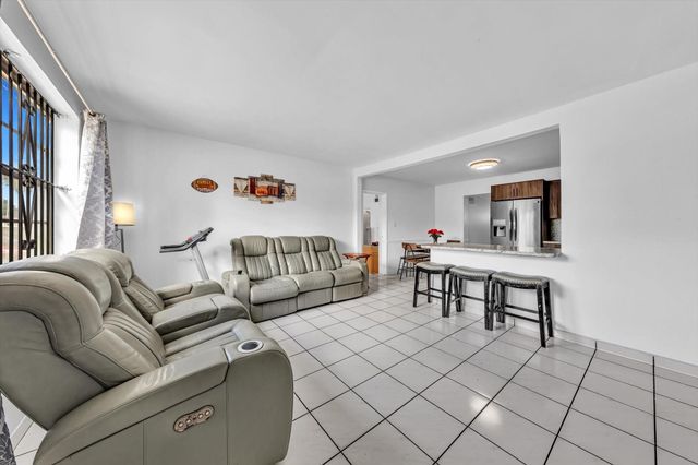 9311 Broad Manor Rd, Miami, FL 33147