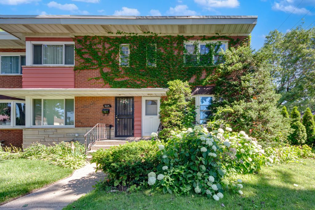 1823 Dobson Street, Evanston, IL 60202