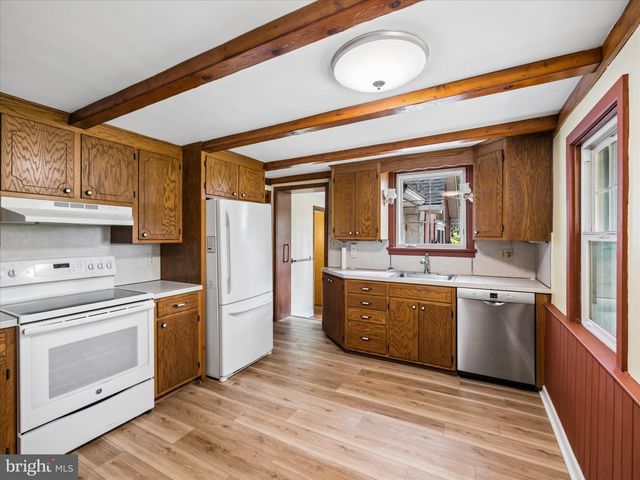 2843 FLOWING SPRINGS RD, Spring City, PA 19475