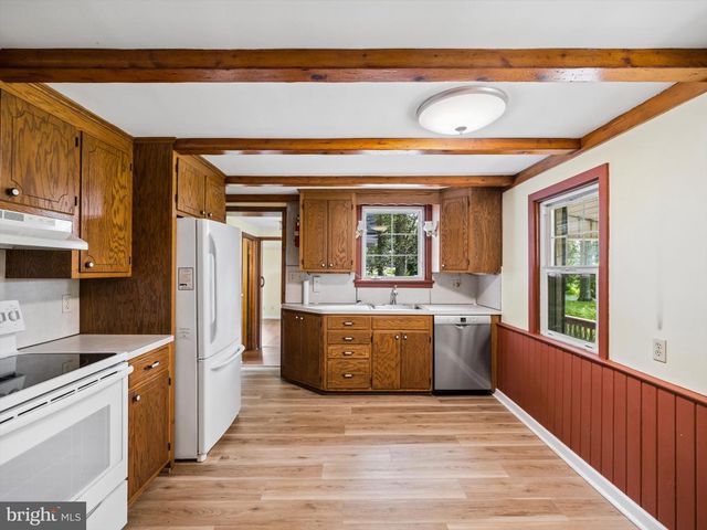 2843 FLOWING SPRINGS RD, Spring City, PA 19475