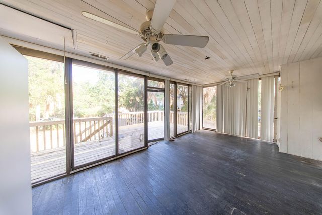 1012 E Ashley Avenue, Folly Beach, SC 29439