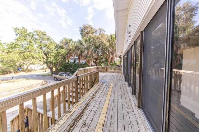 1012 E Ashley Avenue, Folly Beach, SC 29439