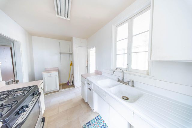 1012 E Ashley Avenue, Folly Beach, SC 29439