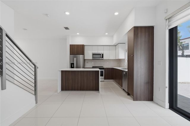 11756 SW 106th Terrace ., Miami, FL 33186