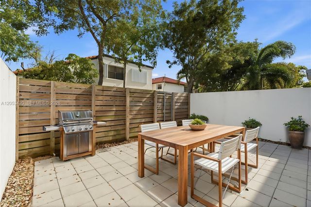 11756 SW 106th Terrace ., Miami, FL 33186
