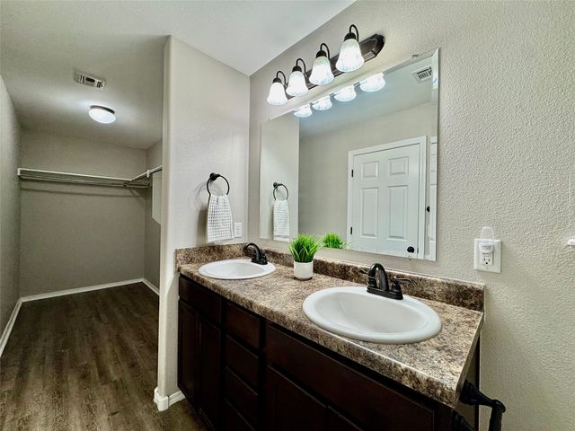 9215 S 253rd East Avenue, Broken Arrow, OK 74014