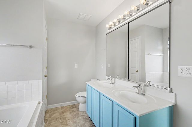8600 Neuse Landing Lane, Raleigh, NC 27616