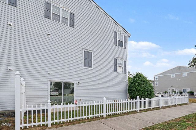 8600 Neuse Landing Lane, Raleigh, NC 27616
