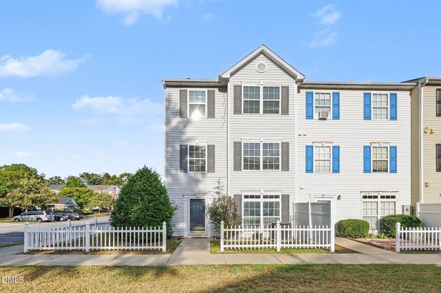 8600 Neuse Landing Lane, Raleigh, NC 27616
