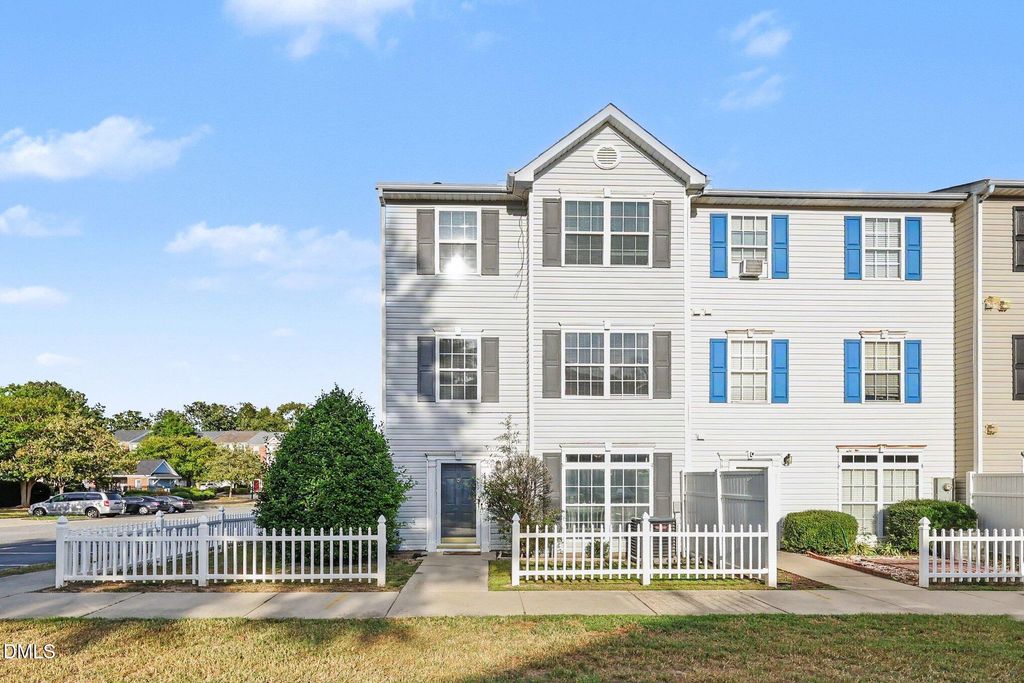 8600 Neuse Landing Lane, Raleigh, NC 27616