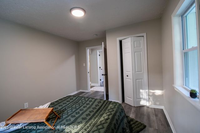 2905 S Catherine Street, Lansing, MI 48911