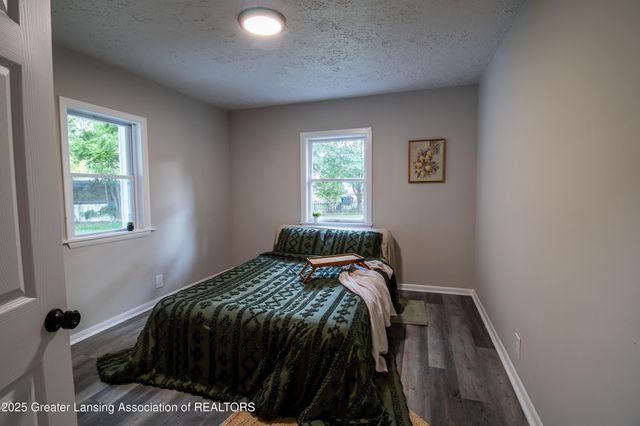 2905 S Catherine Street, Lansing, MI 48911