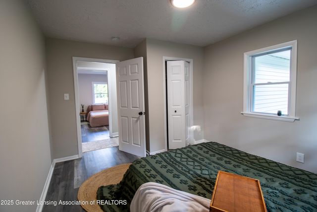 2905 S Catherine Street, Lansing, MI 48911