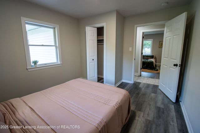 2905 S Catherine Street, Lansing, MI 48911