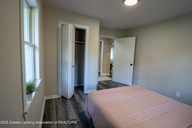 2905 S Catherine Street, Lansing, MI 48911