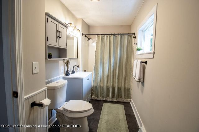 2905 S Catherine Street, Lansing, MI 48911