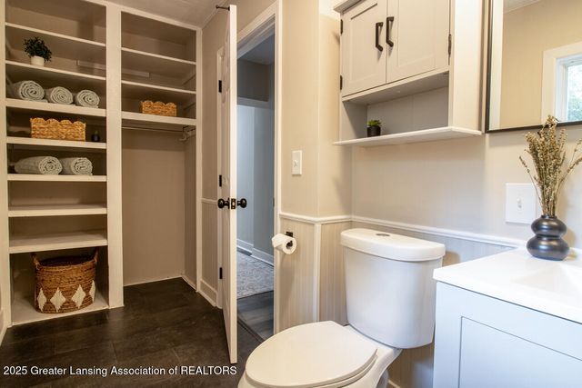 2905 S Catherine Street, Lansing, MI 48911