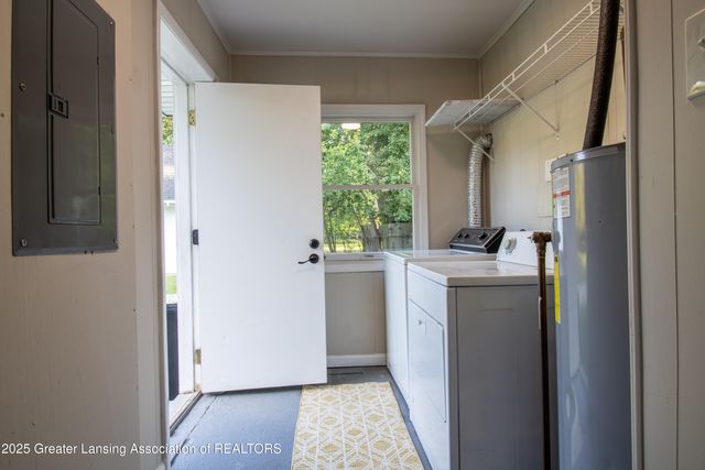 2905 S Catherine Street, Lansing, MI 48911