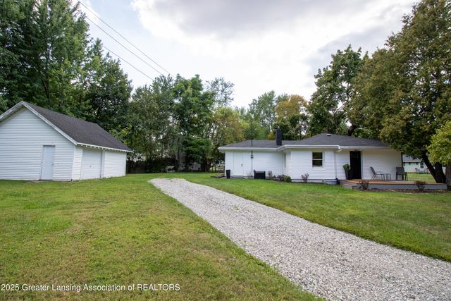 2905 S Catherine Street, Lansing, MI 48911