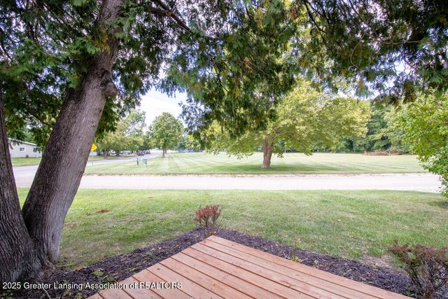 2905 S Catherine Street, Lansing, MI 48911