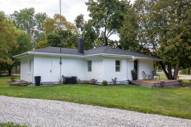 2905 S Catherine Street, Lansing, MI 48911