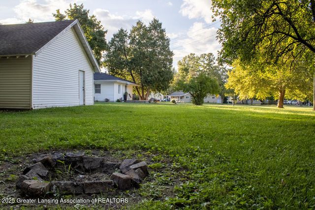 2905 S Catherine Street, Lansing, MI 48911