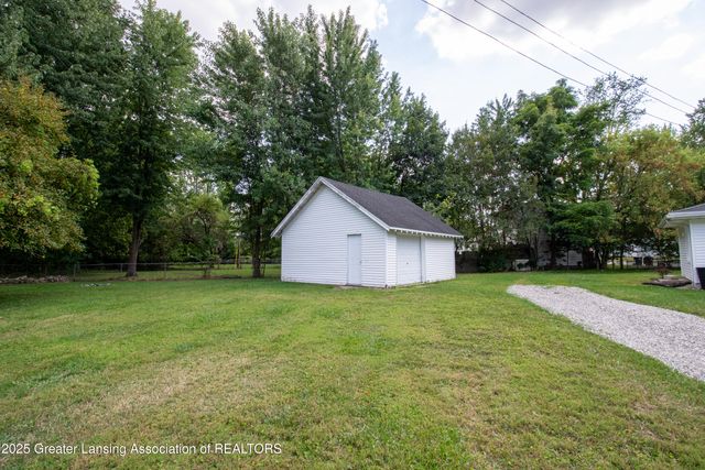 2905 S Catherine Street, Lansing, MI 48911