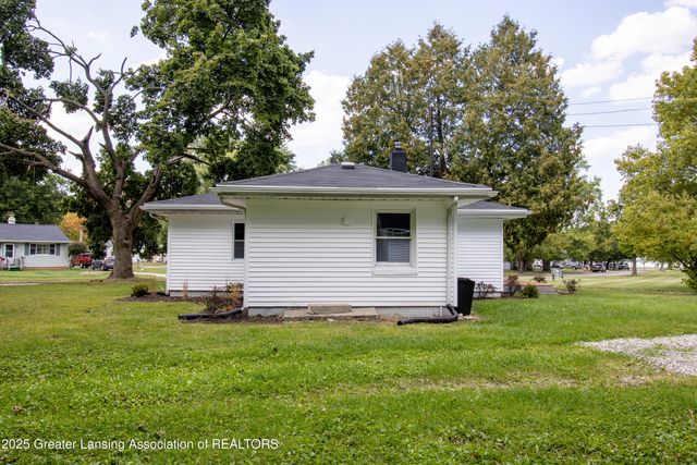 2905 S Catherine Street, Lansing, MI 48911