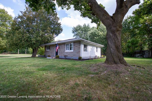 2905 S Catherine Street, Lansing, MI 48911