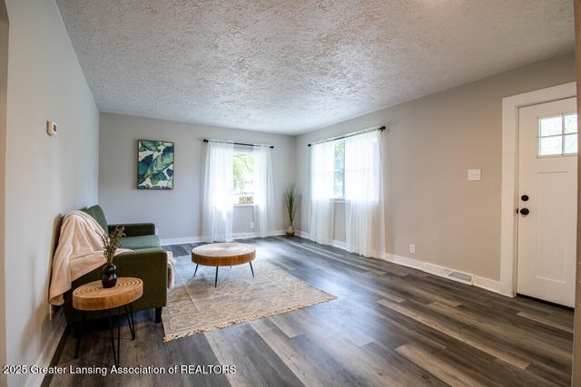 2905 S Catherine Street, Lansing, MI 48911