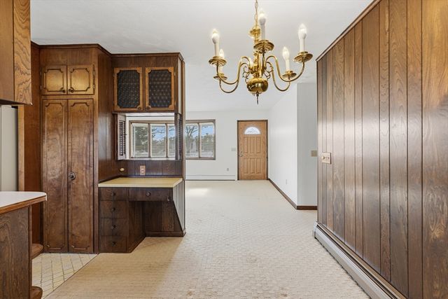 9 Monmouth St, Acushnet, MA 02743