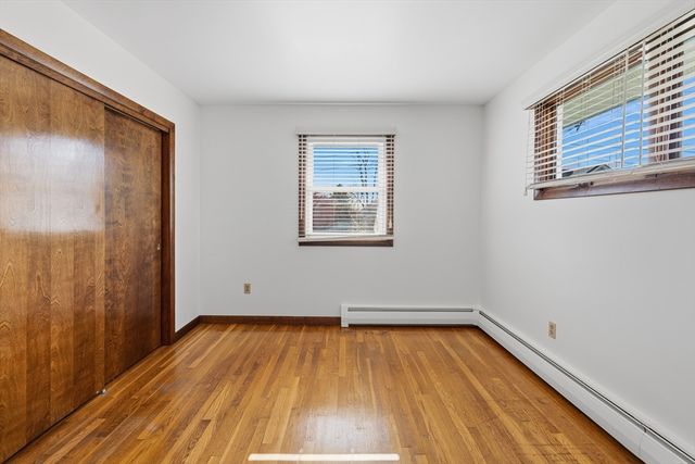 9 Monmouth St, Acushnet, MA 02743