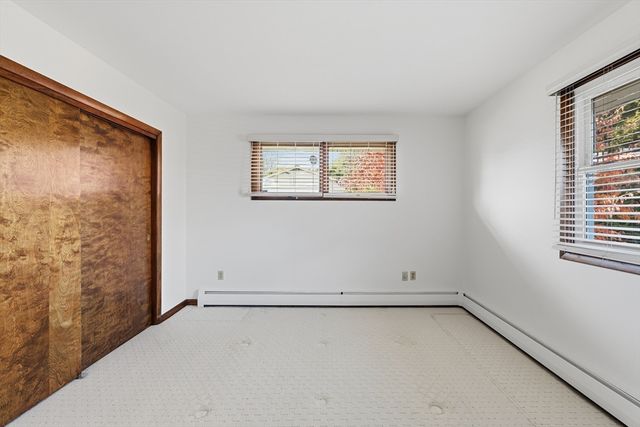 9 Monmouth St, Acushnet, MA 02743