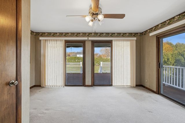 9 Monmouth St, Acushnet, MA 02743