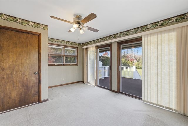 9 Monmouth St, Acushnet, MA 02743