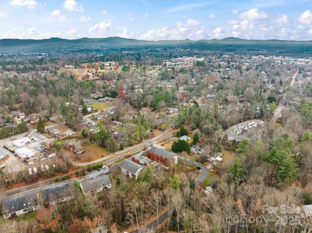 234 Wash Creek Drive F, Hendersonville, NC 28739