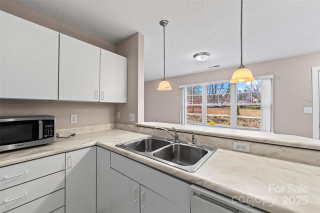 234 Wash Creek Drive F, Hendersonville, NC 28739