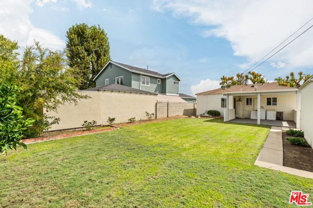 7869 Croydon Avenue, Los Angeles, CA 90045