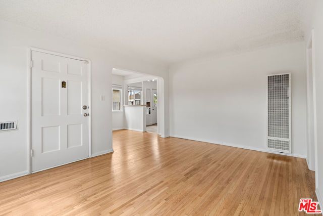 7869 Croydon Avenue, Los Angeles, CA 90045