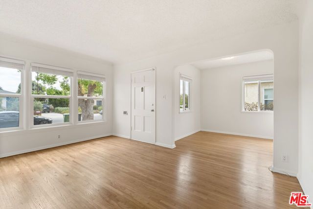 7869 Croydon Avenue, Los Angeles, CA 90045