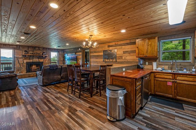 4238 Dollys Drive, Sevierville, TN 37876