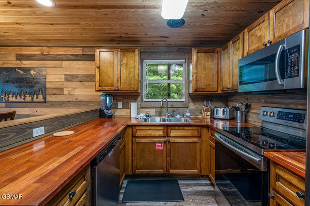 4238 Dollys Drive, Sevierville, TN 37876