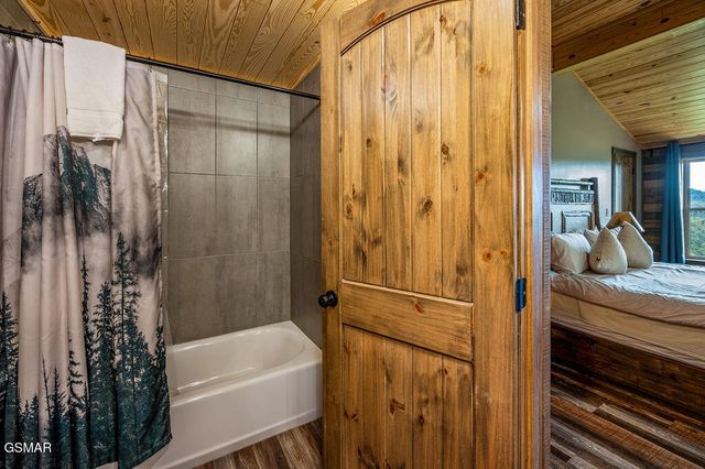 4238 Dollys Drive, Sevierville, TN 37876