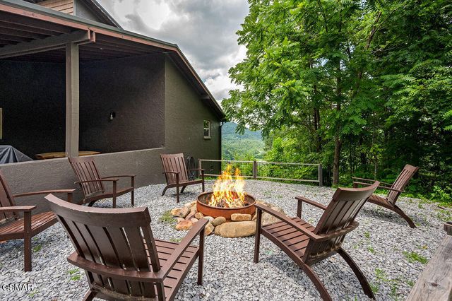 4238 Dollys Drive, Sevierville, TN 37876