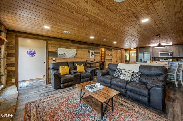 4238 Dollys Drive, Sevierville, TN 37876